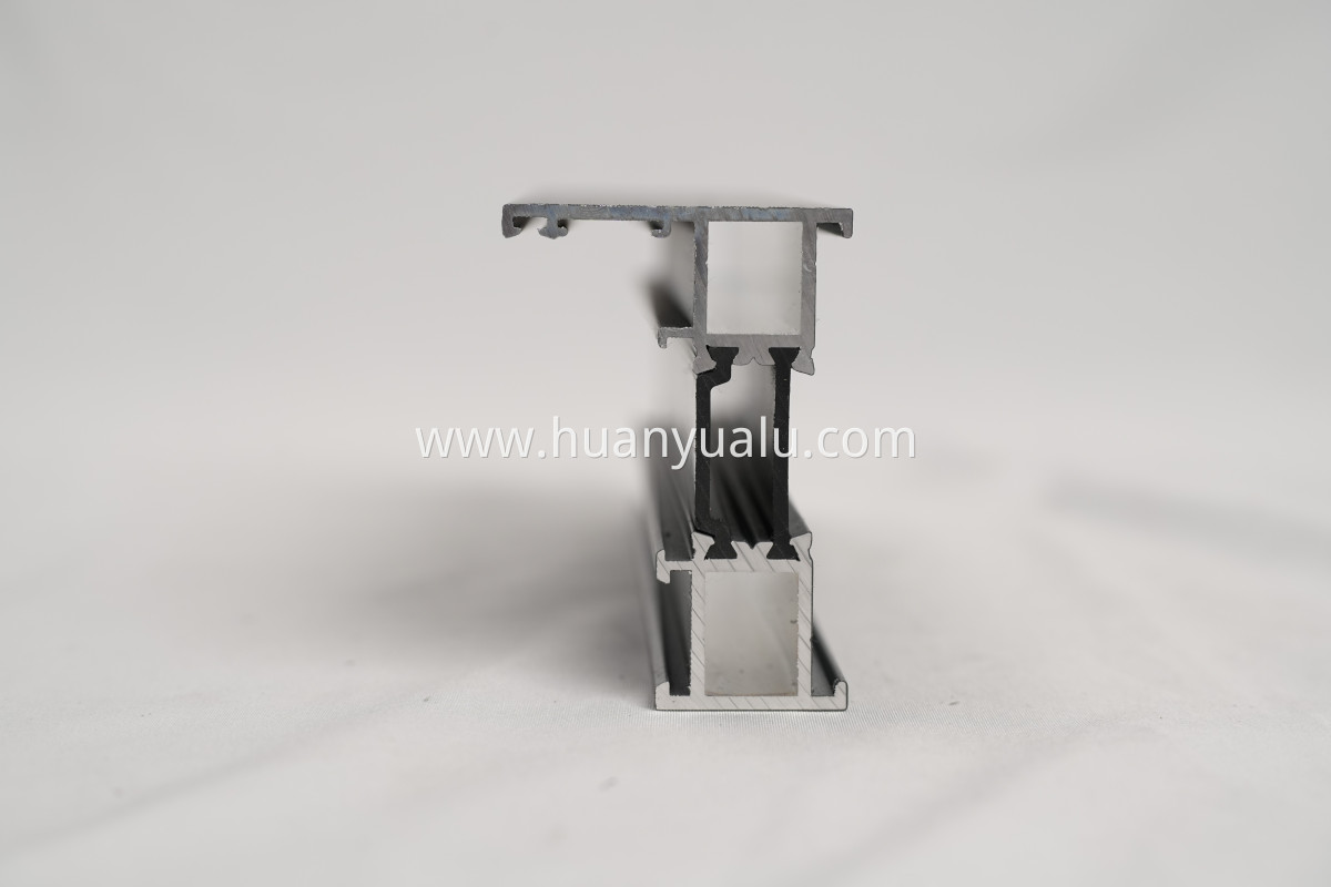 Thermal insulation profiles